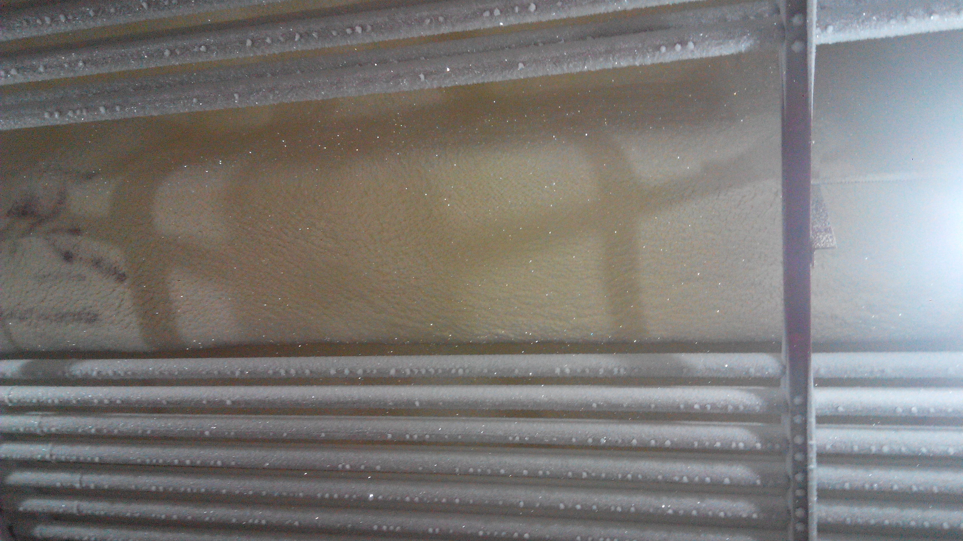 在使用中的冷庫頂棚聚氨酯保溫噴涂層